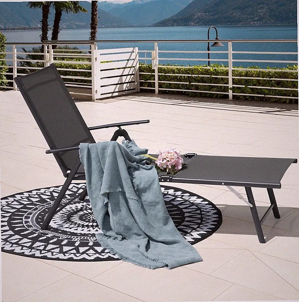 No Chaise